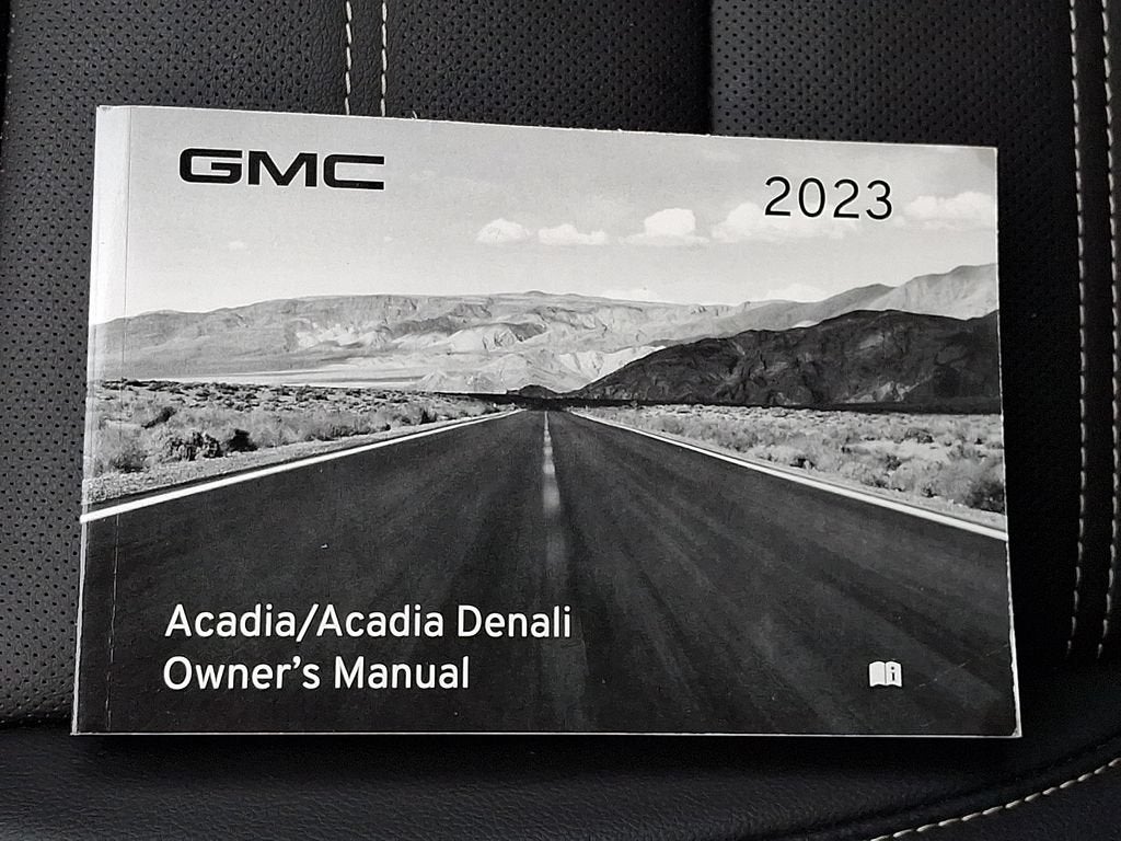 2023 GMC Acadia Denali