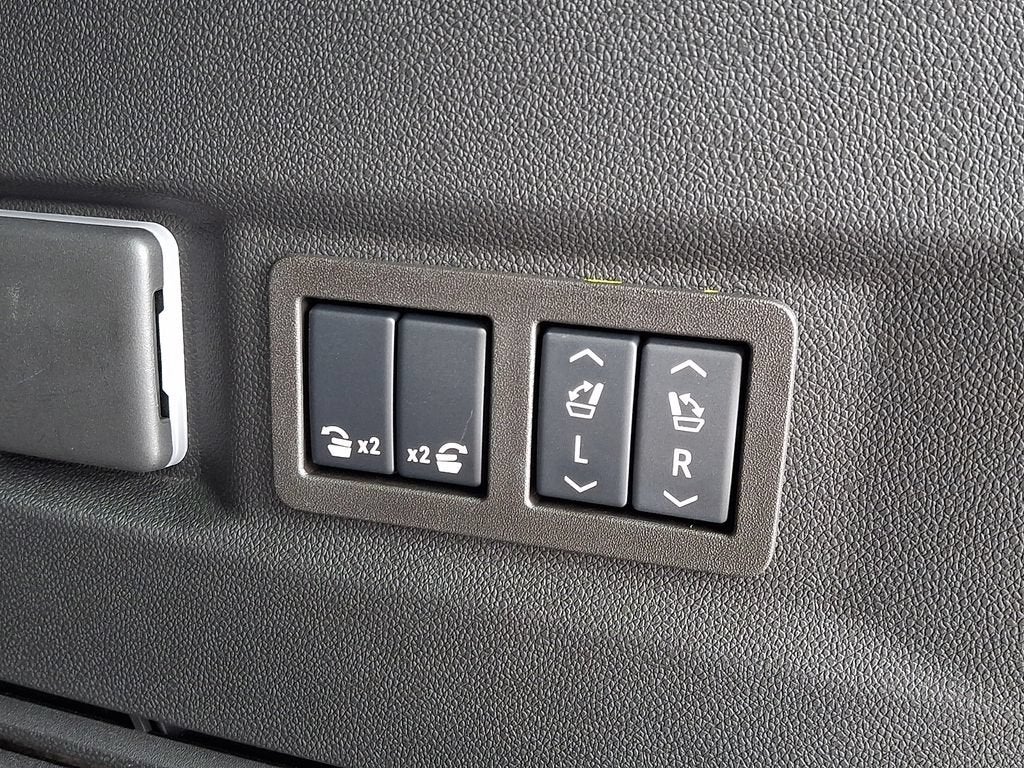 2025 GMC Yukon Denali Ultimate