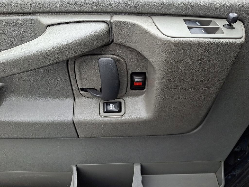 2014 Chevrolet Express Passenger 3500 LS