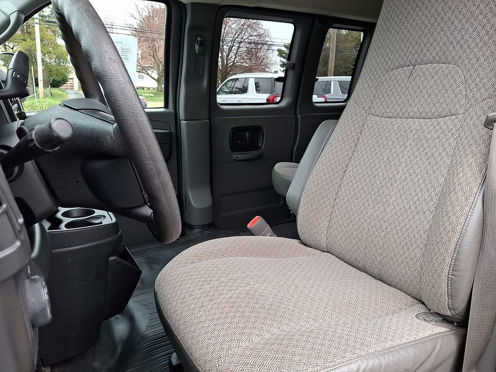 2014 Chevrolet Express Passenger 3500 LS