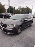 2023 Chrysler Pacifica Hybrid Pinnacle