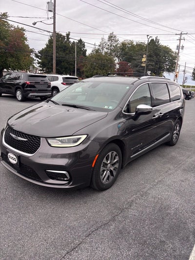 2023 Chrysler Pacifica Hybrid Pinnacle