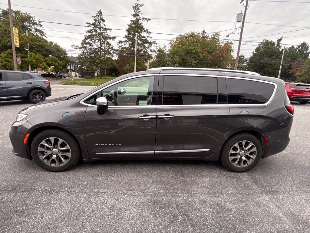 2023 Chrysler Pacifica Hybrid Pinnacle