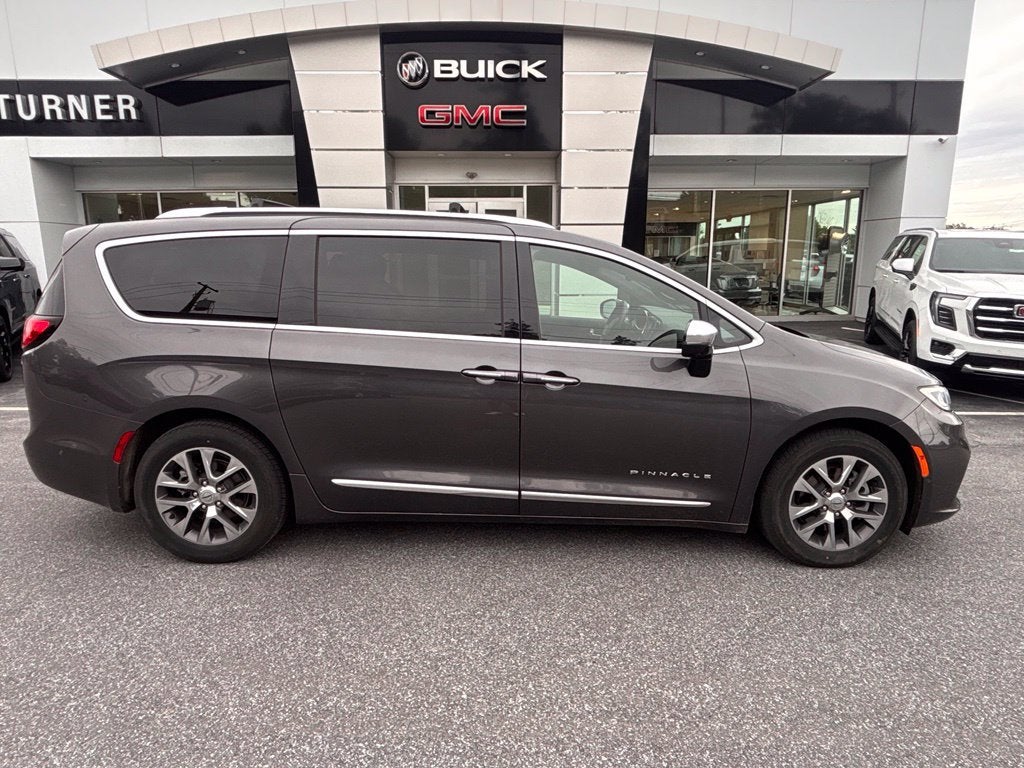 2023 Chrysler Pacifica Hybrid Pinnacle