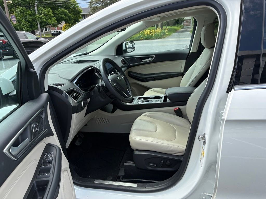 2021 Ford Edge Titanium