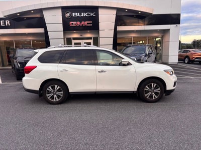 2017 Nissan Pathfinder SL