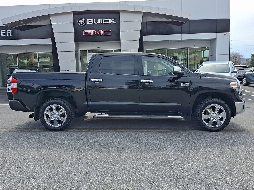 2018 Toyota Tundra 4WD SR5