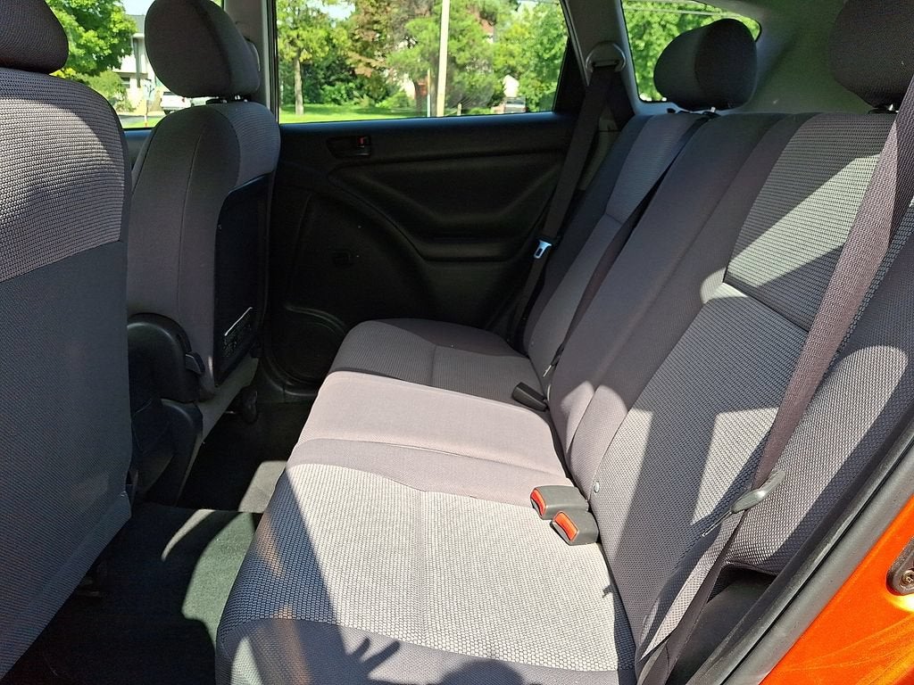 2005 Pontiac Vibe Base