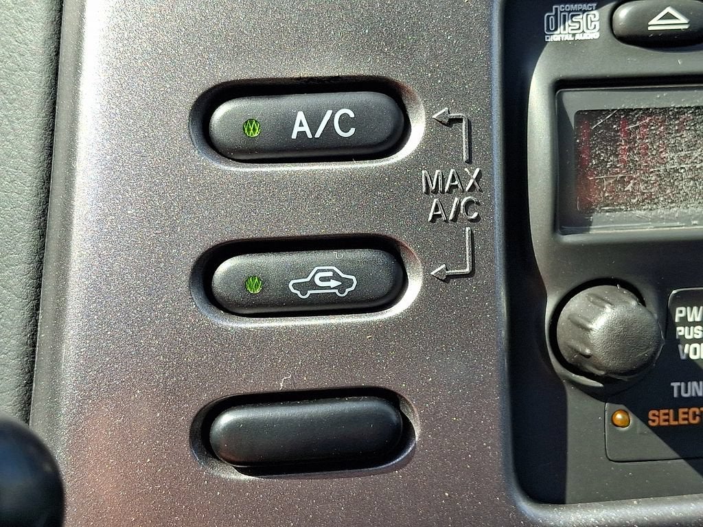 2005 Pontiac Vibe Base