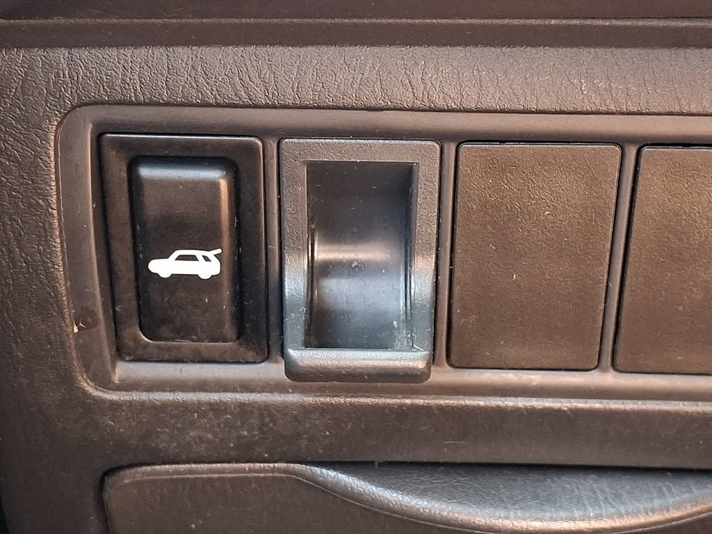 2005 Pontiac Vibe Base