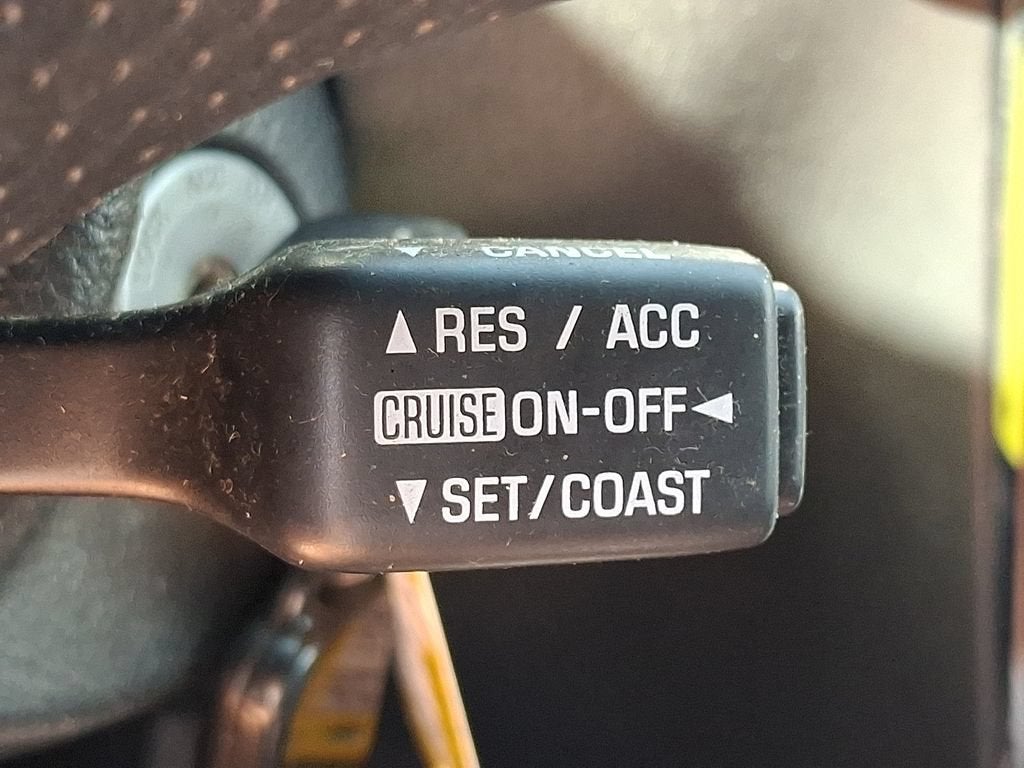 2005 Pontiac Vibe Base