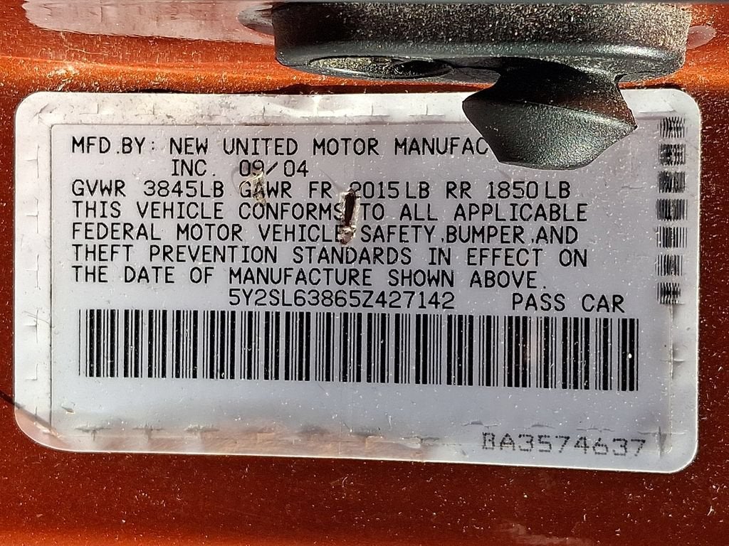 2005 Pontiac Vibe Base