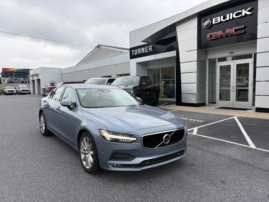 2017 Volvo S90 Momentum