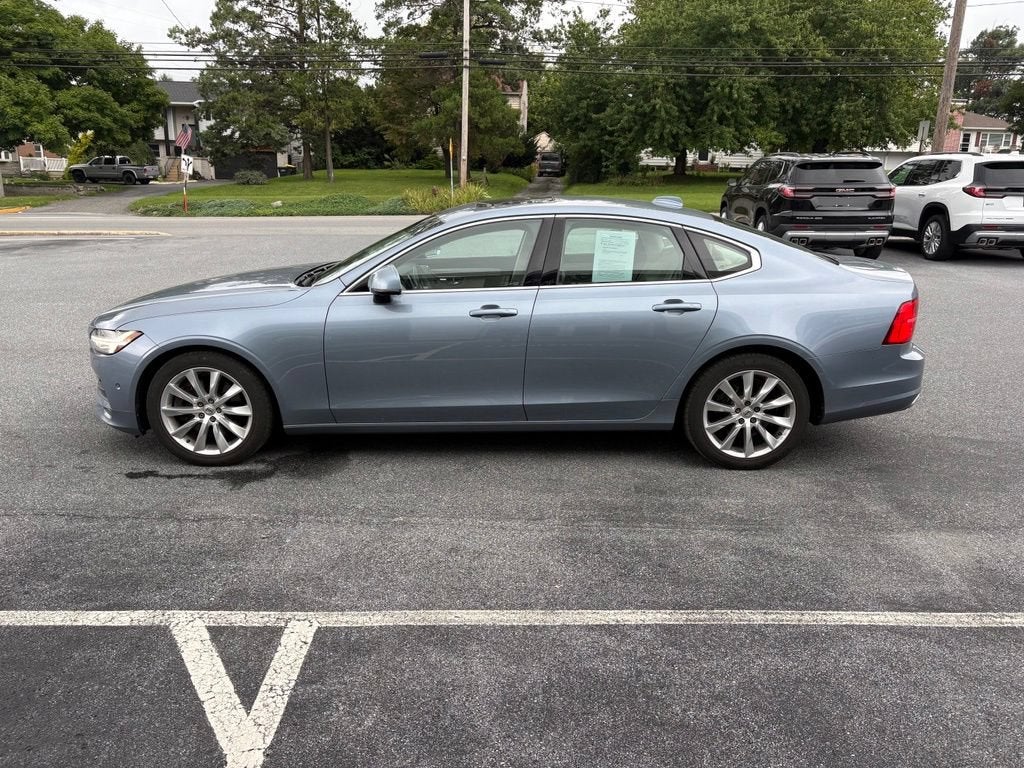 2017 Volvo S90 Momentum