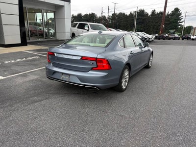 2017 Volvo S90 Momentum