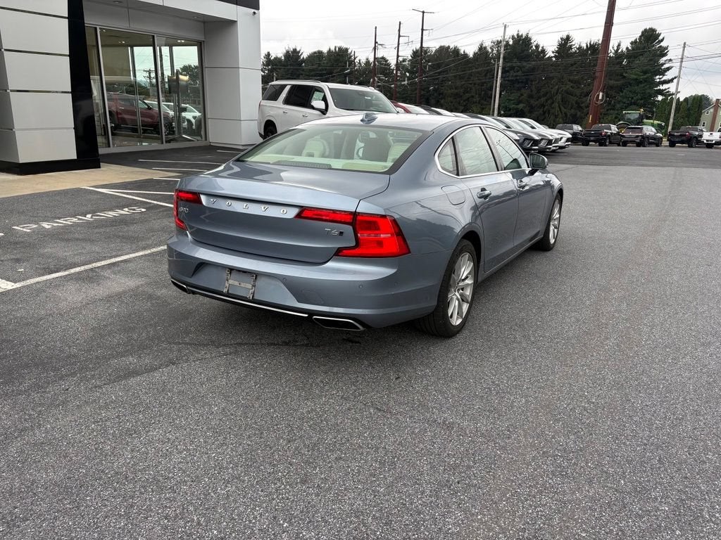 2017 Volvo S90 Momentum