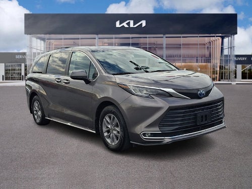 2022 Toyota Sienna XLE 7 Passenger