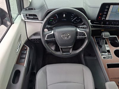 2022 Toyota Sienna XLE 7 Passenger