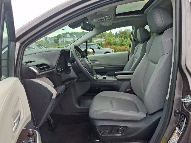 2022 Toyota Sienna XLE 7 Passenger