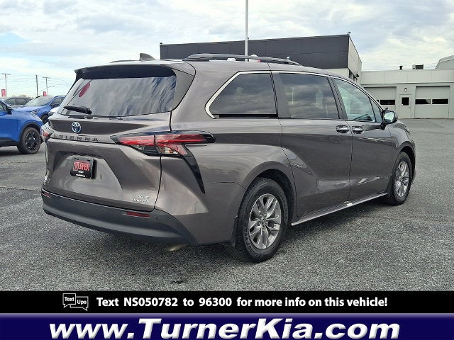 2022 Toyota Sienna XLE 7 Passenger