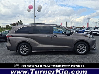 2022 Toyota Sienna XLE 7 Passenger