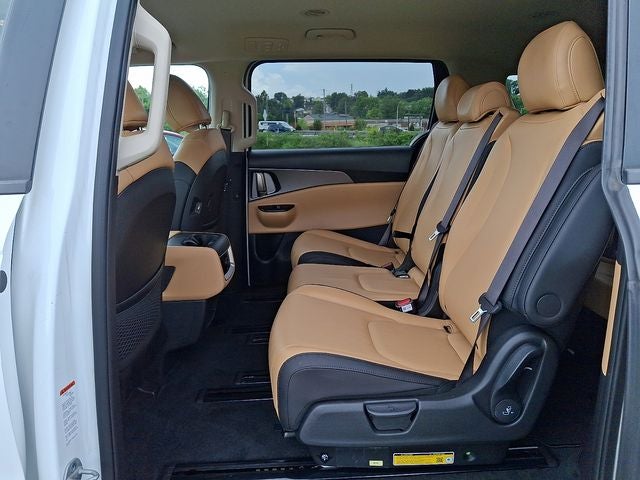 2024 Kia Carnival LX