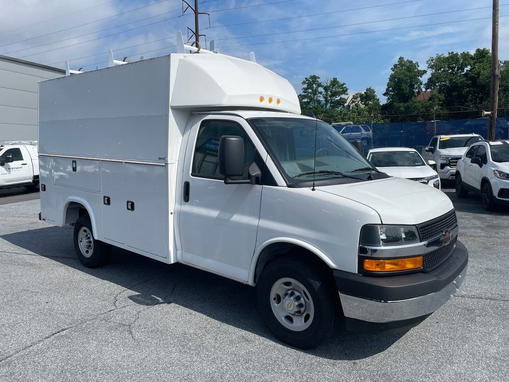2024 Chevrolet Express Cutaway 3500 1WT