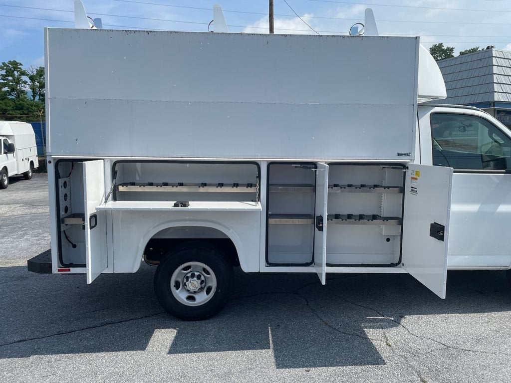 2024 Chevrolet Express Cutaway 3500 1WT