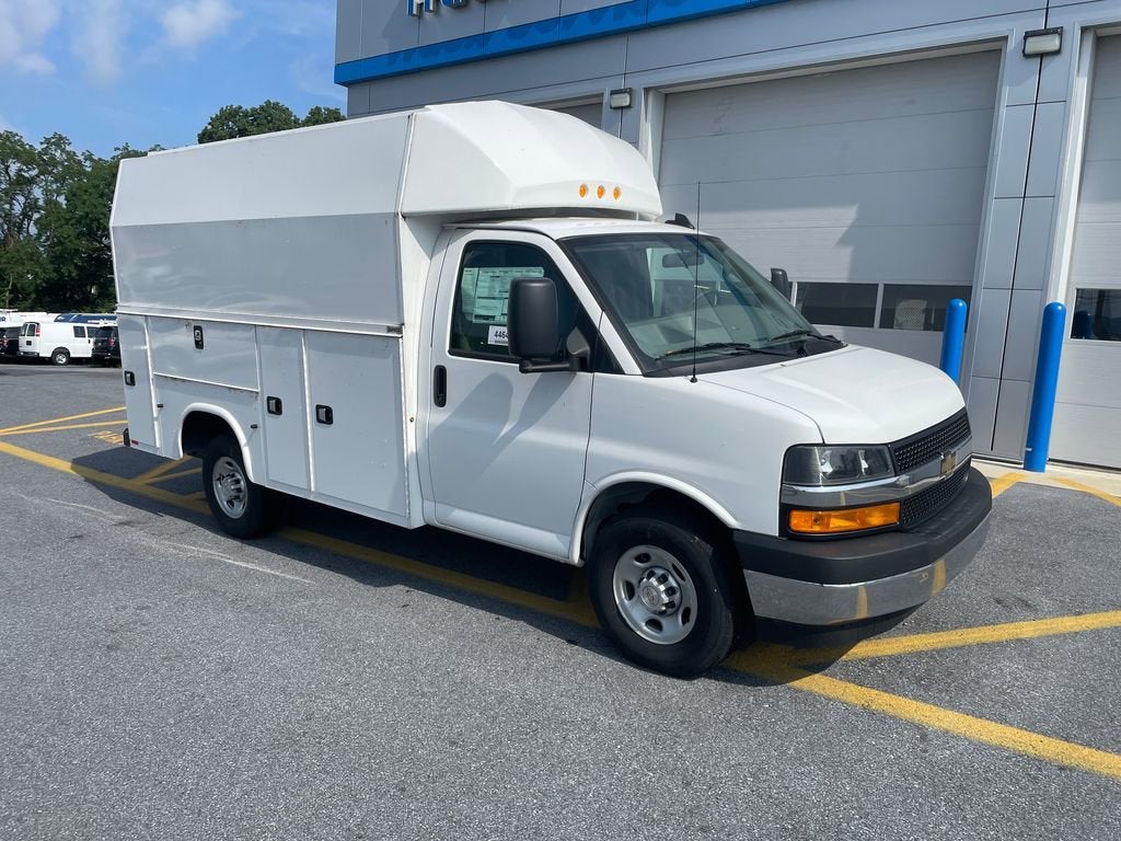 2024 Chevrolet Express Cutaway 3500 1WT