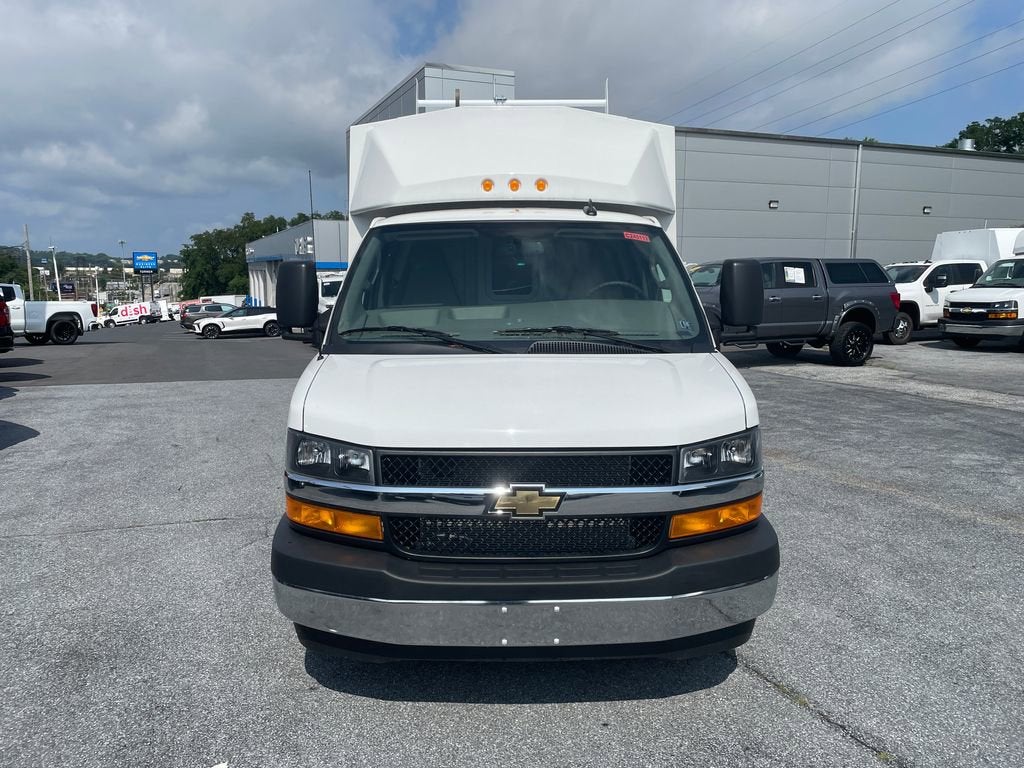 2024 Chevrolet Express Cutaway 3500 1WT