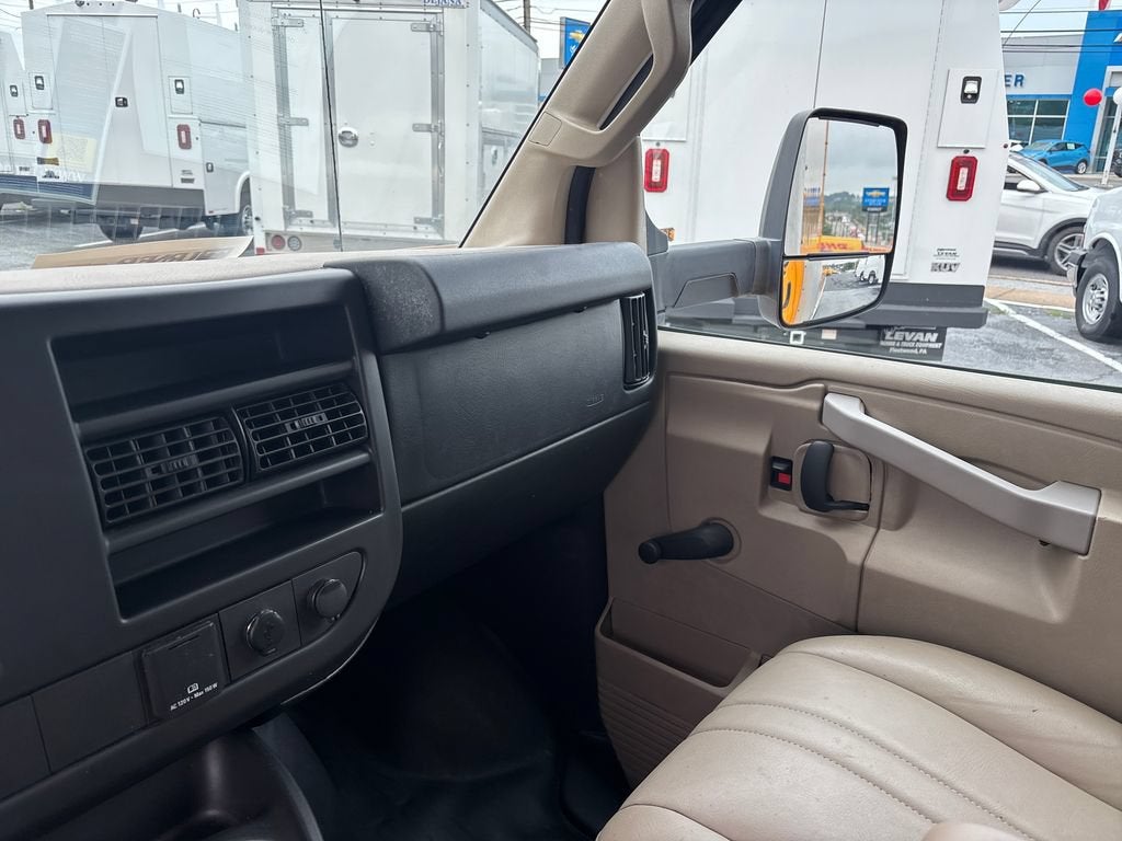 2016 Chevrolet Express Cutaway 3500 3500 Van 139"