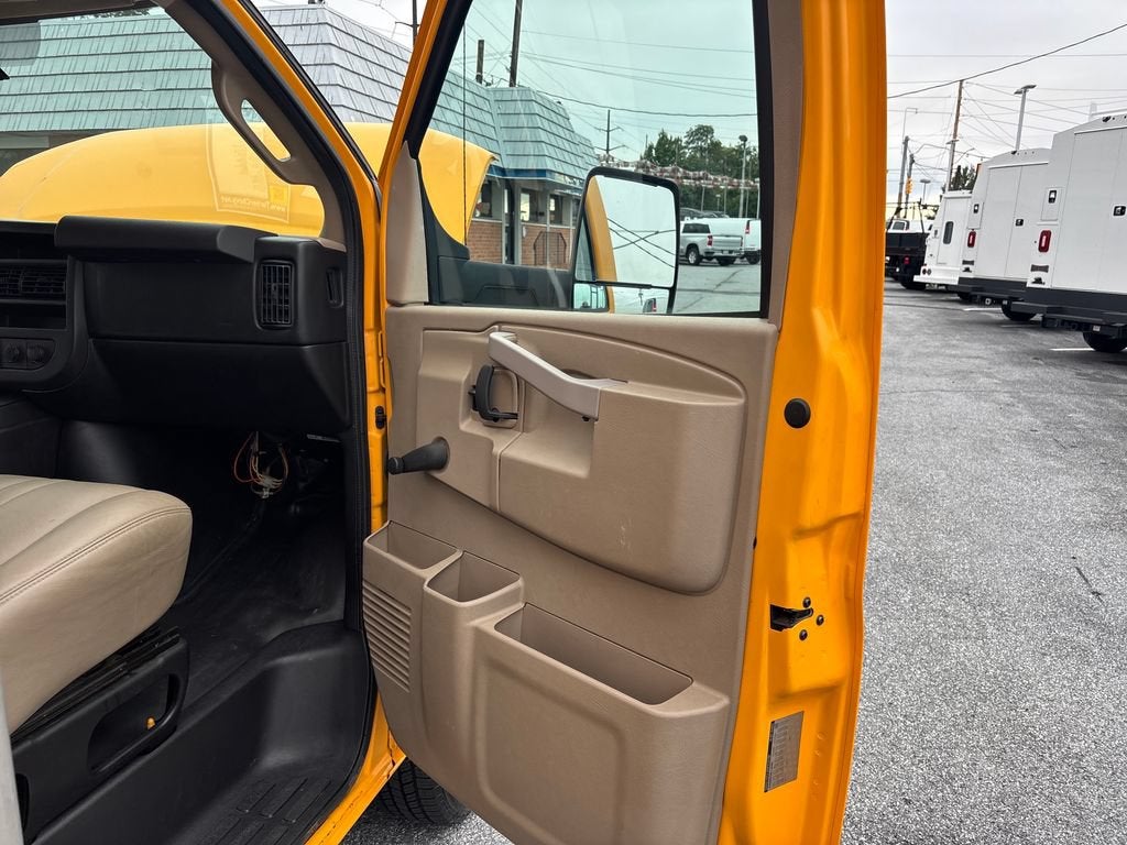 2016 Chevrolet Express Cutaway 3500 3500 Van 139"