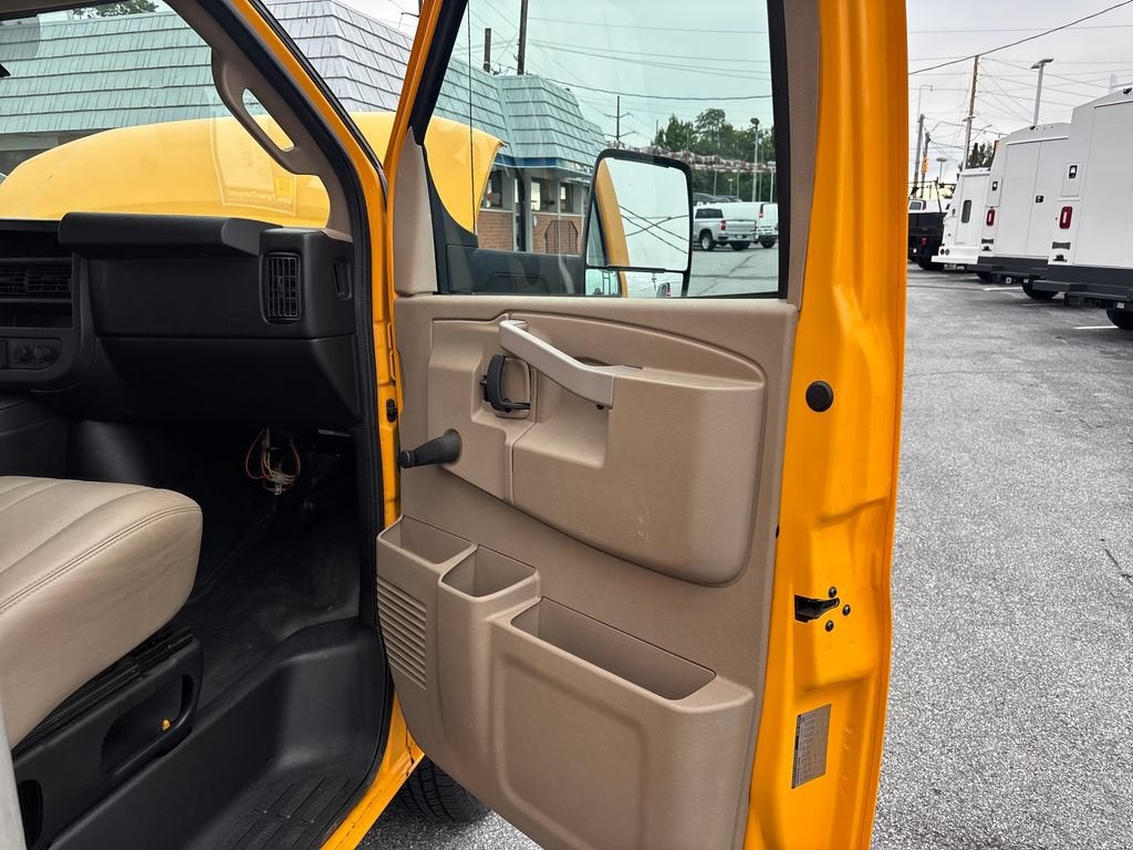 2016 Chevrolet Express Cutaway 3500 3500 Van 139"