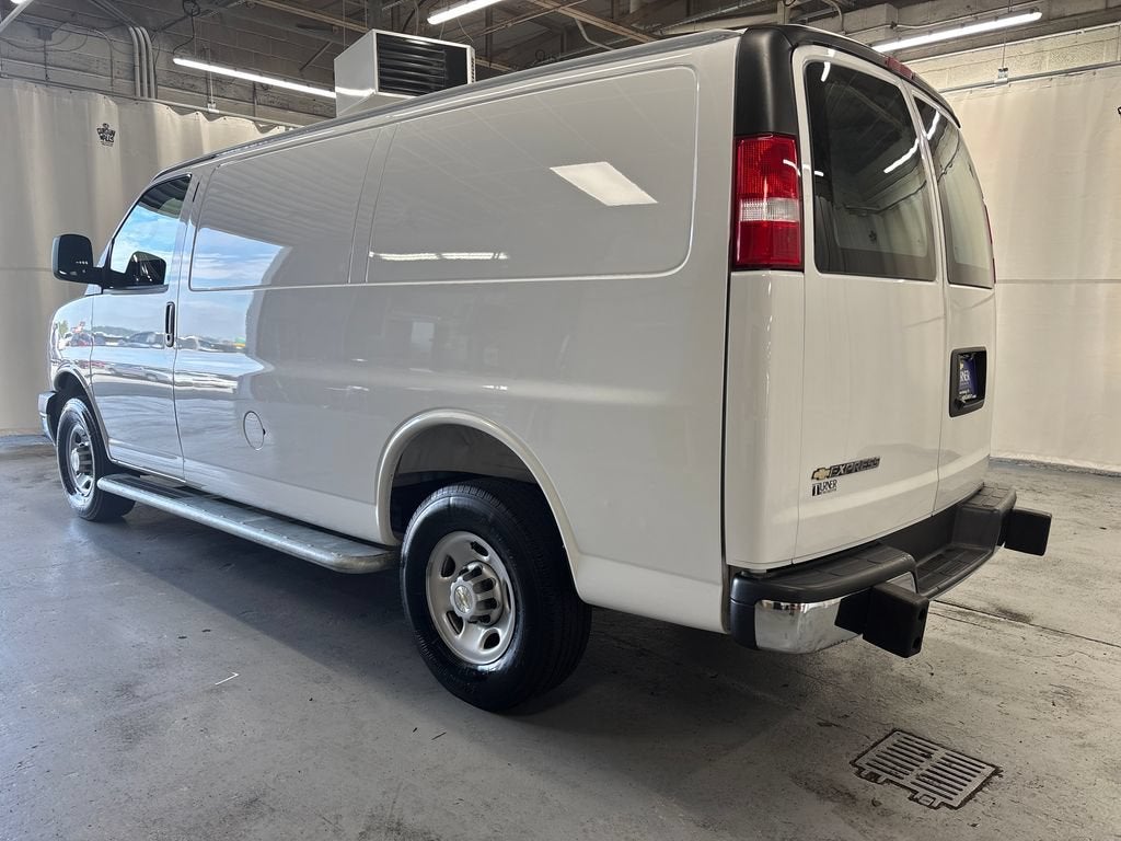 2025 Chevrolet Express Cargo WT