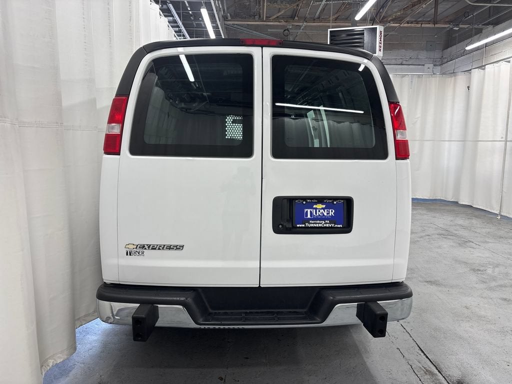 2025 Chevrolet Express Cargo WT