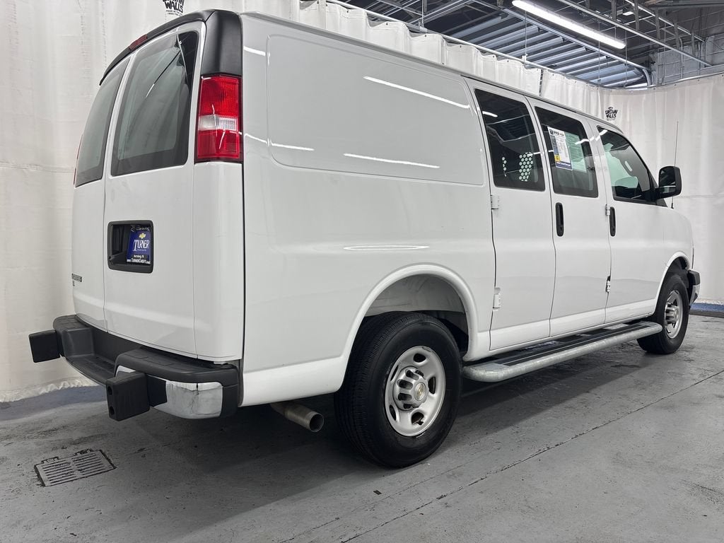 2025 Chevrolet Express Cargo WT