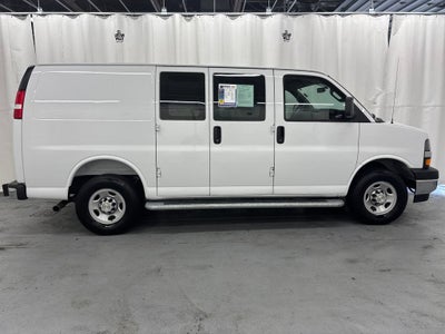 2025 Chevrolet Express Cargo WT