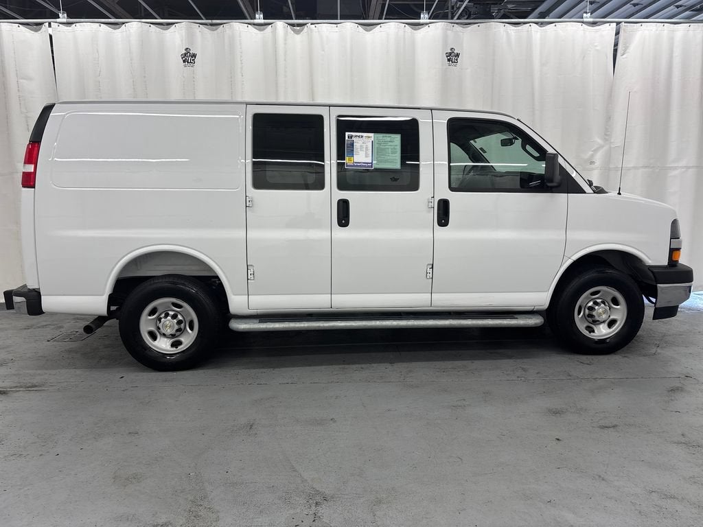 2025 Chevrolet Express Cargo WT