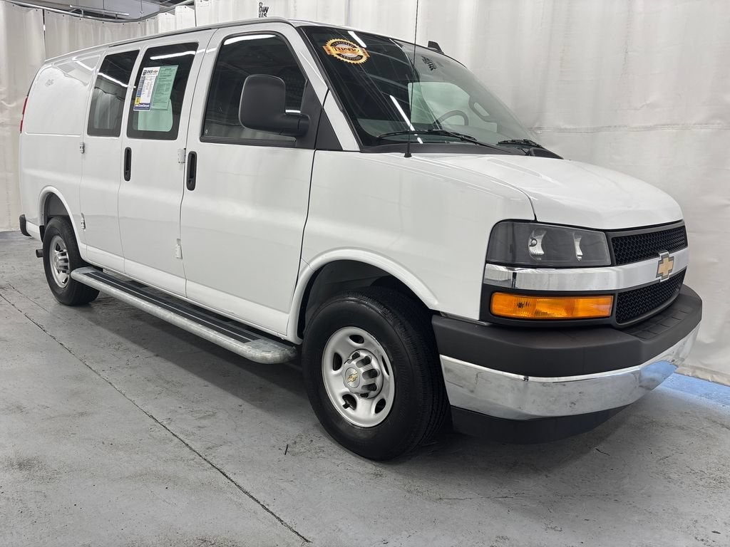 2025 Chevrolet Express Cargo WT
