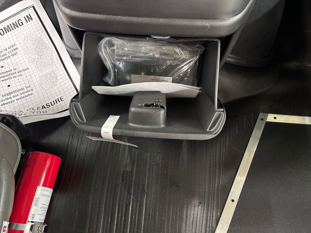 2024 Chevrolet Express Cargo 3500 WT