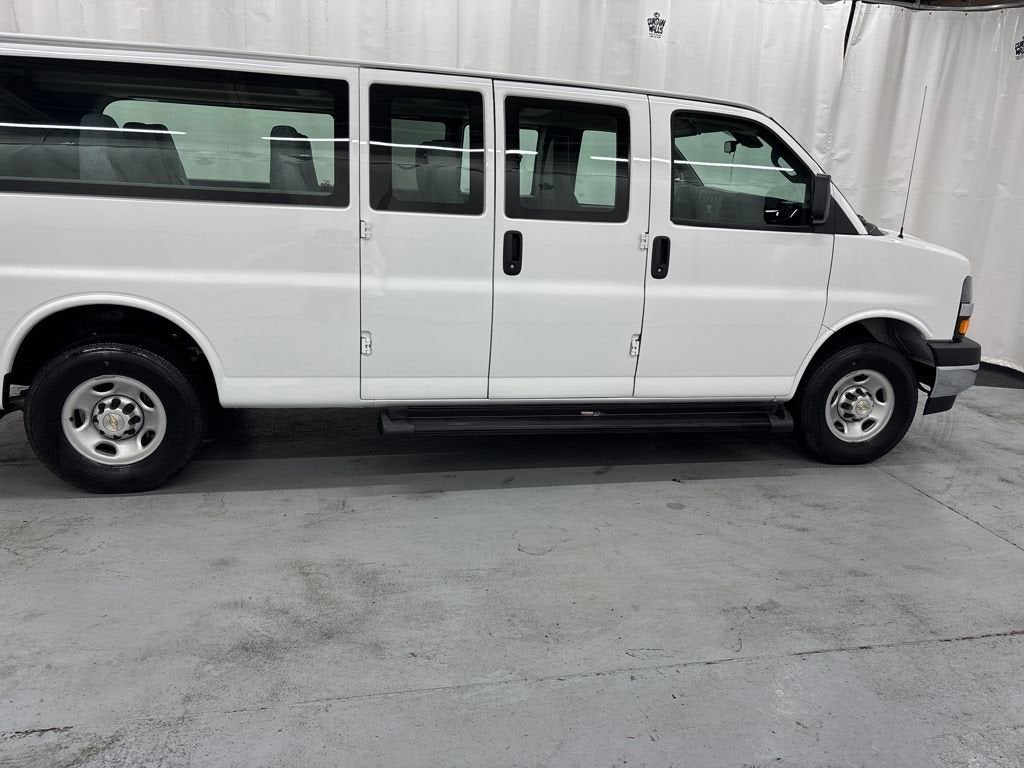 2024 Chevrolet Express Cargo 3500 WT