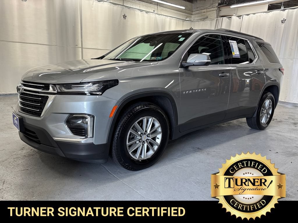 2023 Chevrolet Traverse LT Cloth AWD photo