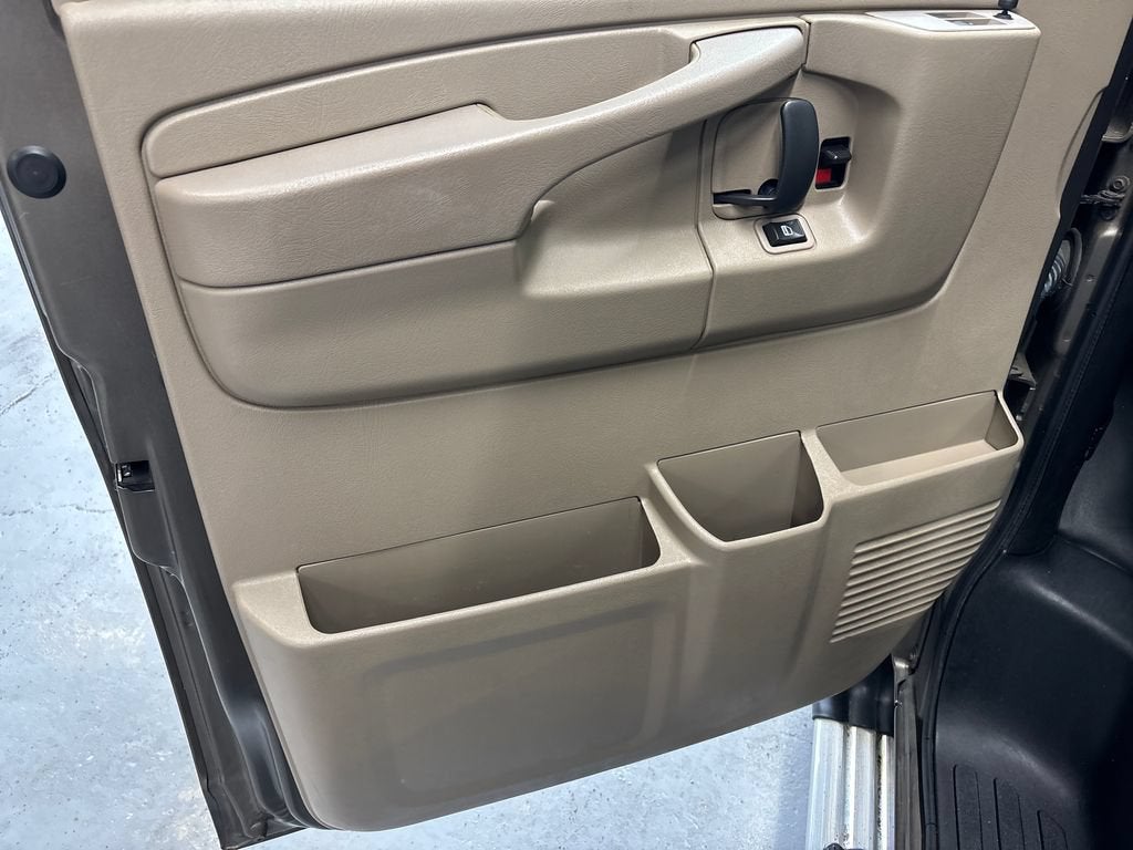2014 Chevrolet Express Passenger 3500 LS