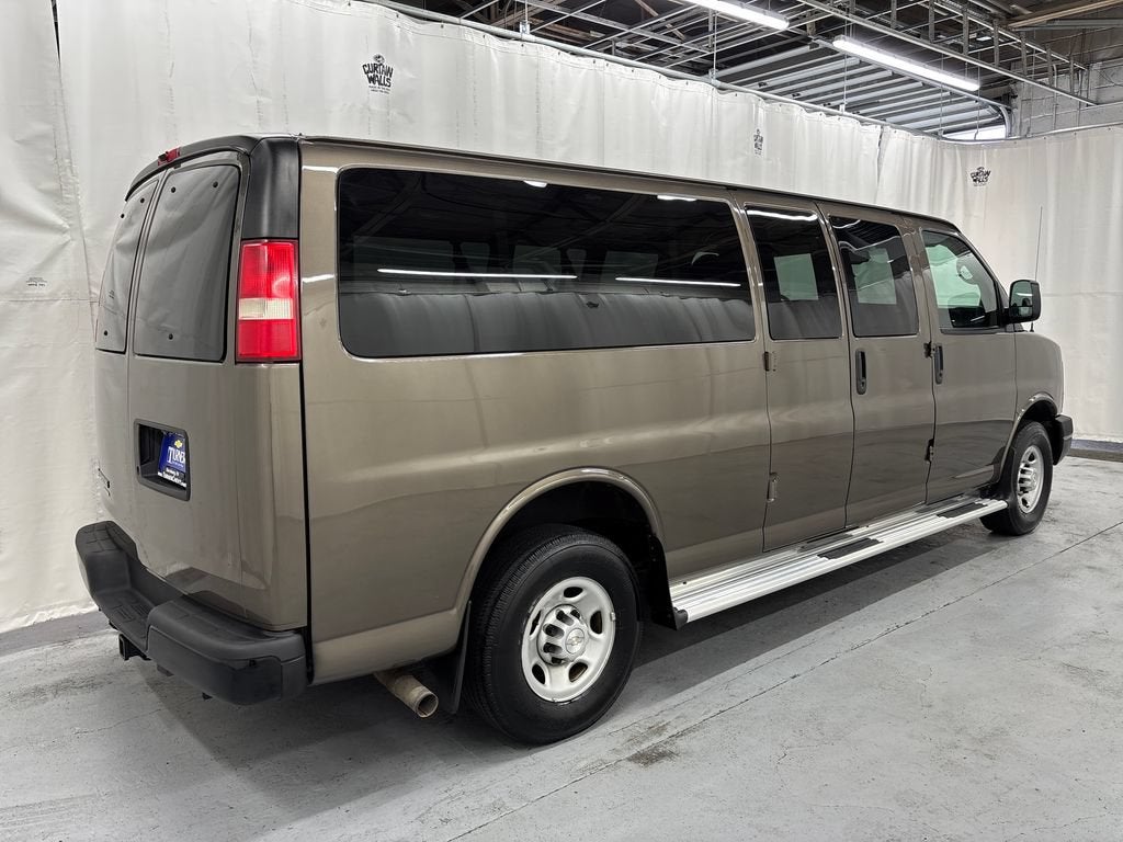 2014 Chevrolet Express Passenger 3500 LS