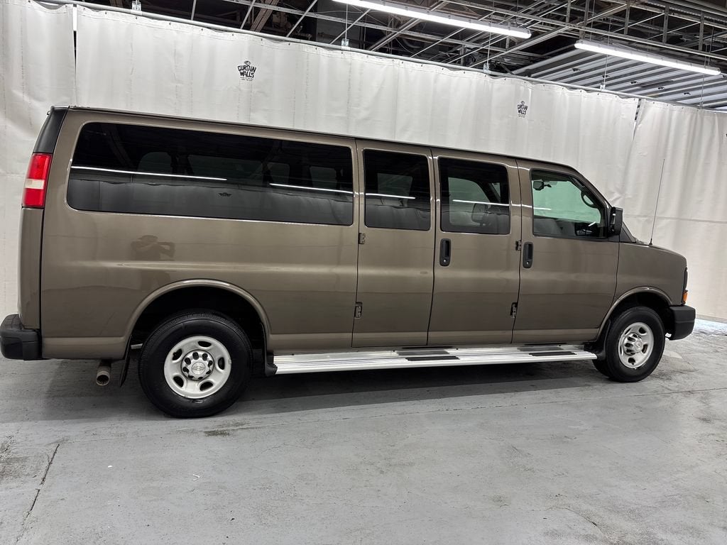 2014 Chevrolet Express Passenger 3500 LS