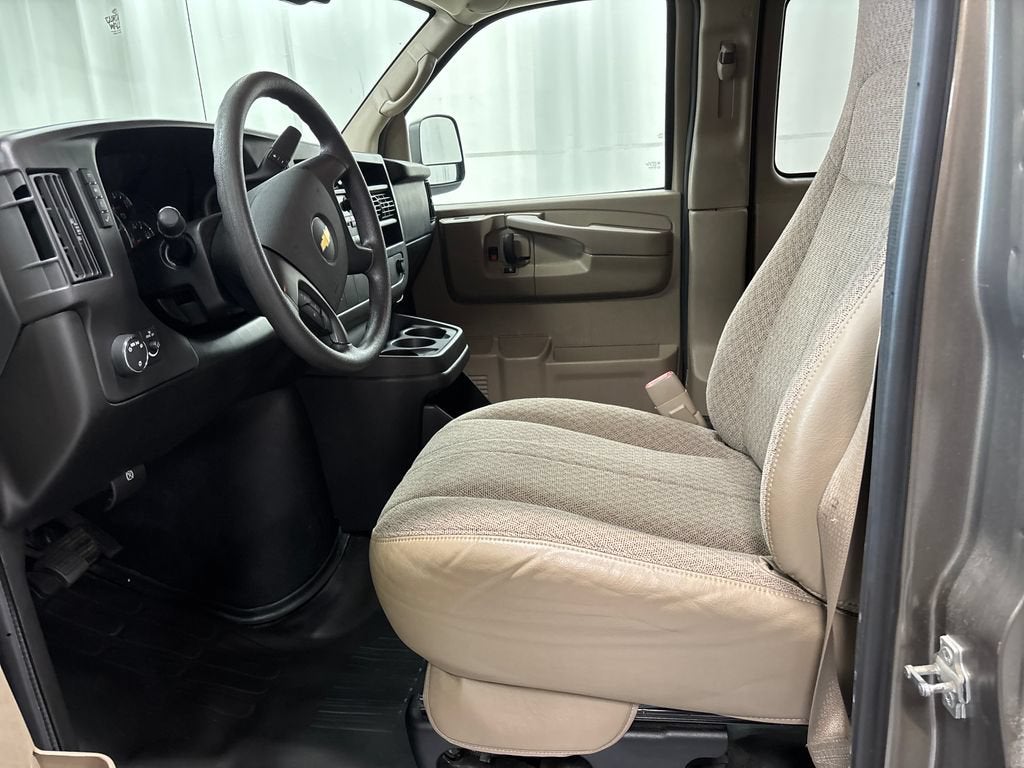 2014 Chevrolet Express Passenger 3500 LS