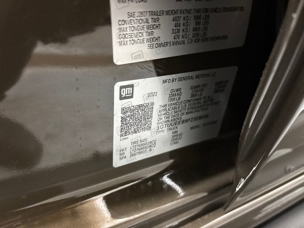 2023 GMC Sierra 1500 AT4