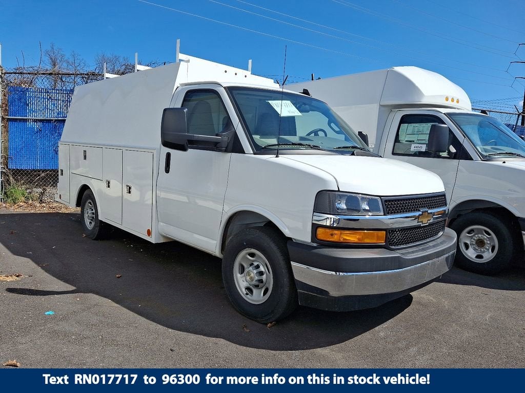 2024 Chevrolet Express Cutaway 3500 1WT