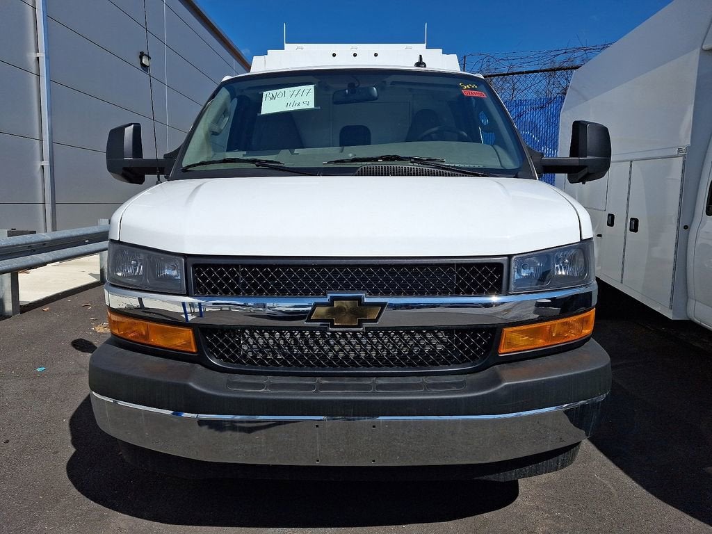 2024 Chevrolet Express Cutaway 3500 1WT