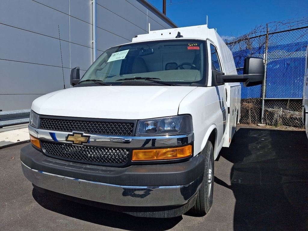 2024 Chevrolet Express Cutaway 3500 1WT